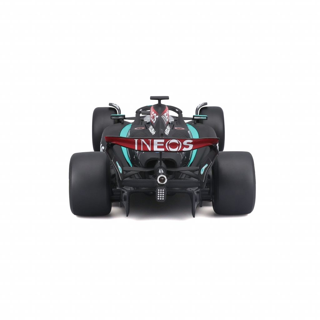 1:24 F1 2024 - Mercedes-AMG W15 #63 George Russell in Acrylic Box