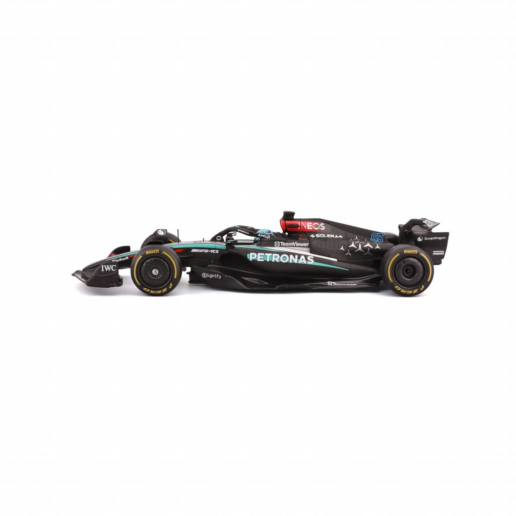 1:24 F1 2024 - Mercedes-AMG W15 #63 George Russell in Acrylic Box
