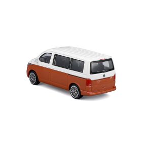 1:43 Bburago Street Fire – 2020 Volkswagen T6.1 Transporter in Blister Card - Image 6