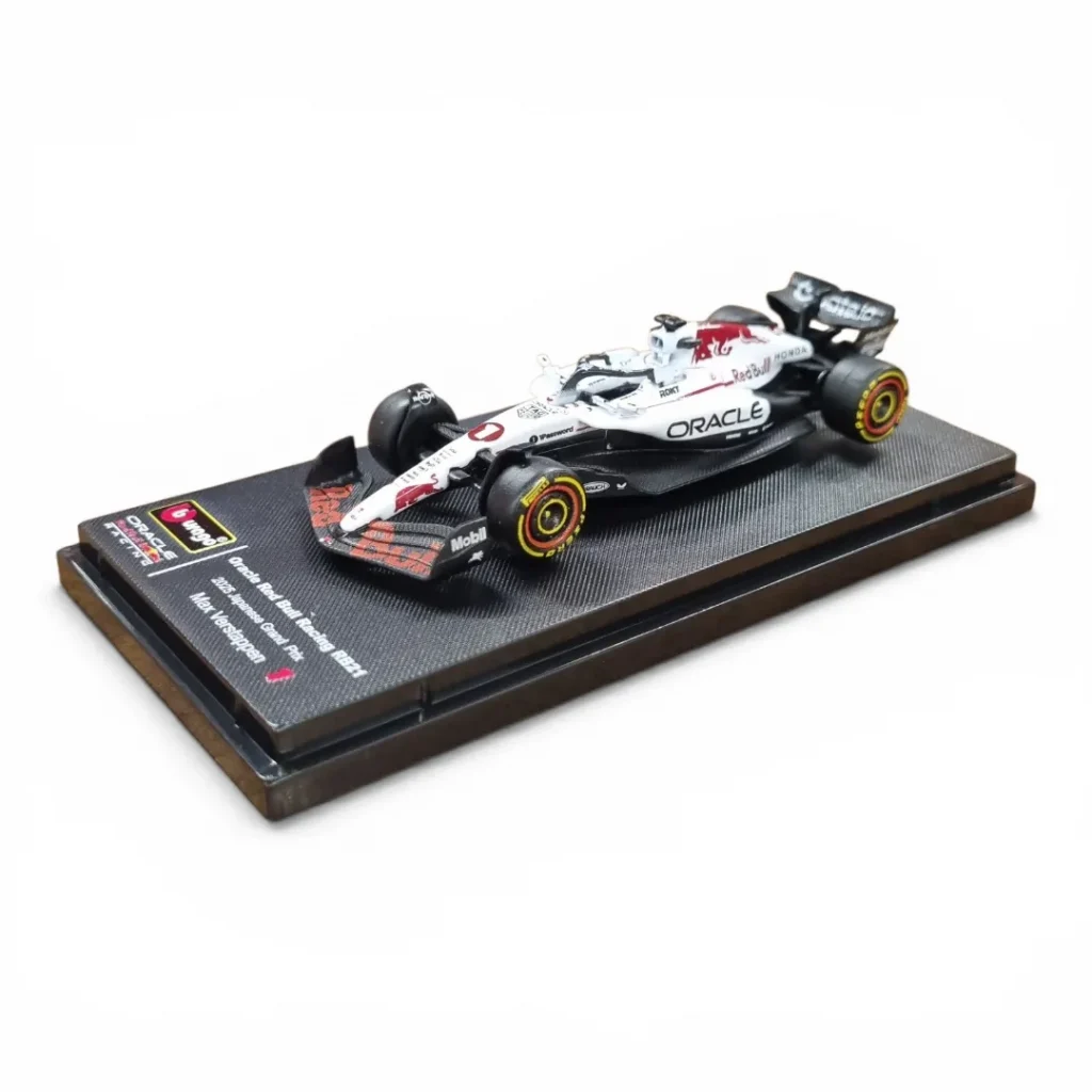 1:64 F1 2025 - Oracle Red Bull Racing RB21 Special JapaneseGP Livery #1 Max Verstappen in Acrylic Box